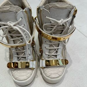 Giuseppe Zanotti wedge sneakers/ white size 7